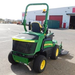 John Deere 1570 Terrain Cut Ride on Mower