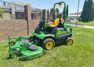 John Deere 1445 Out Front with Rear Discharge